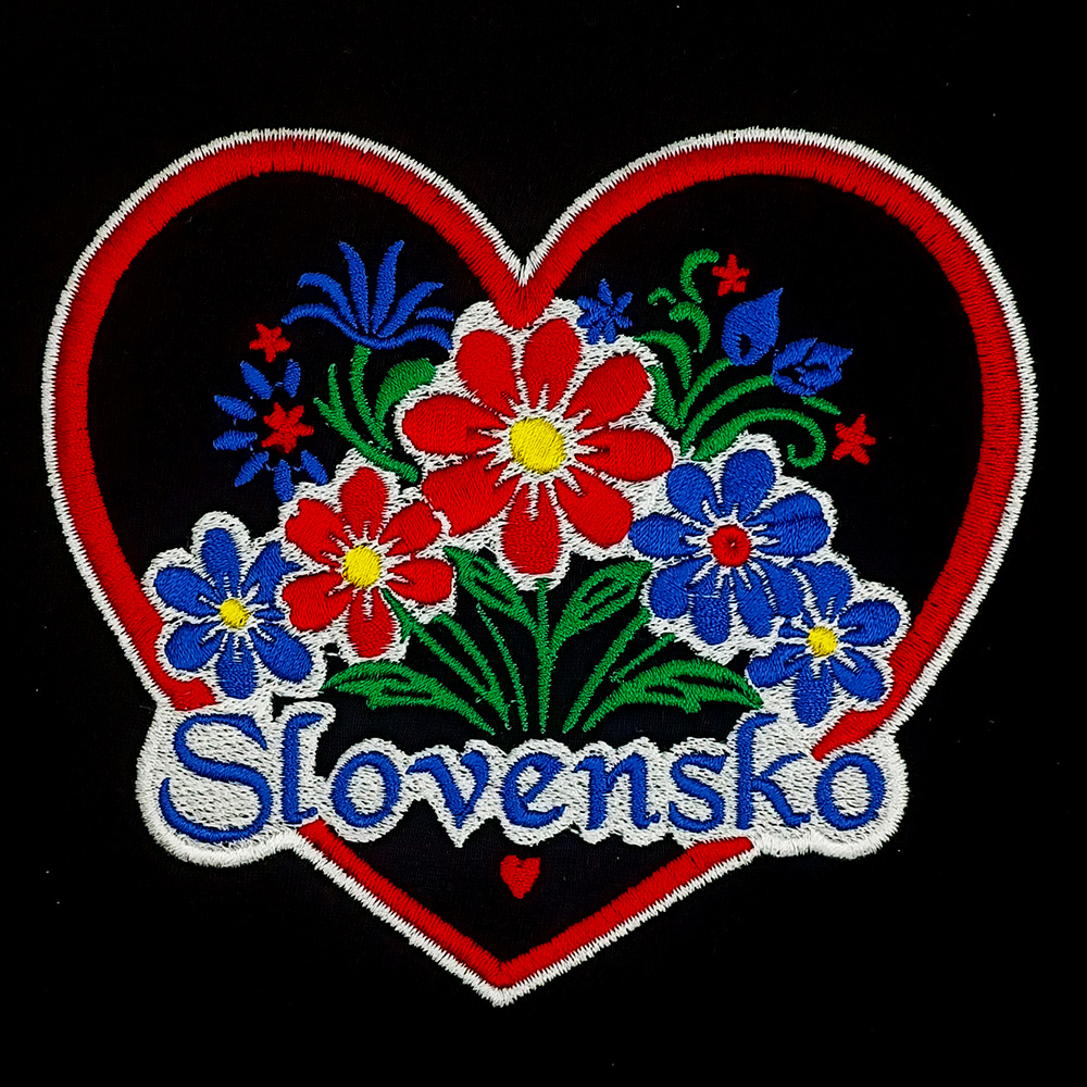 Vyšívané dámske tričko, vyšívaný dizajn SRDCE SLOVENSKO 